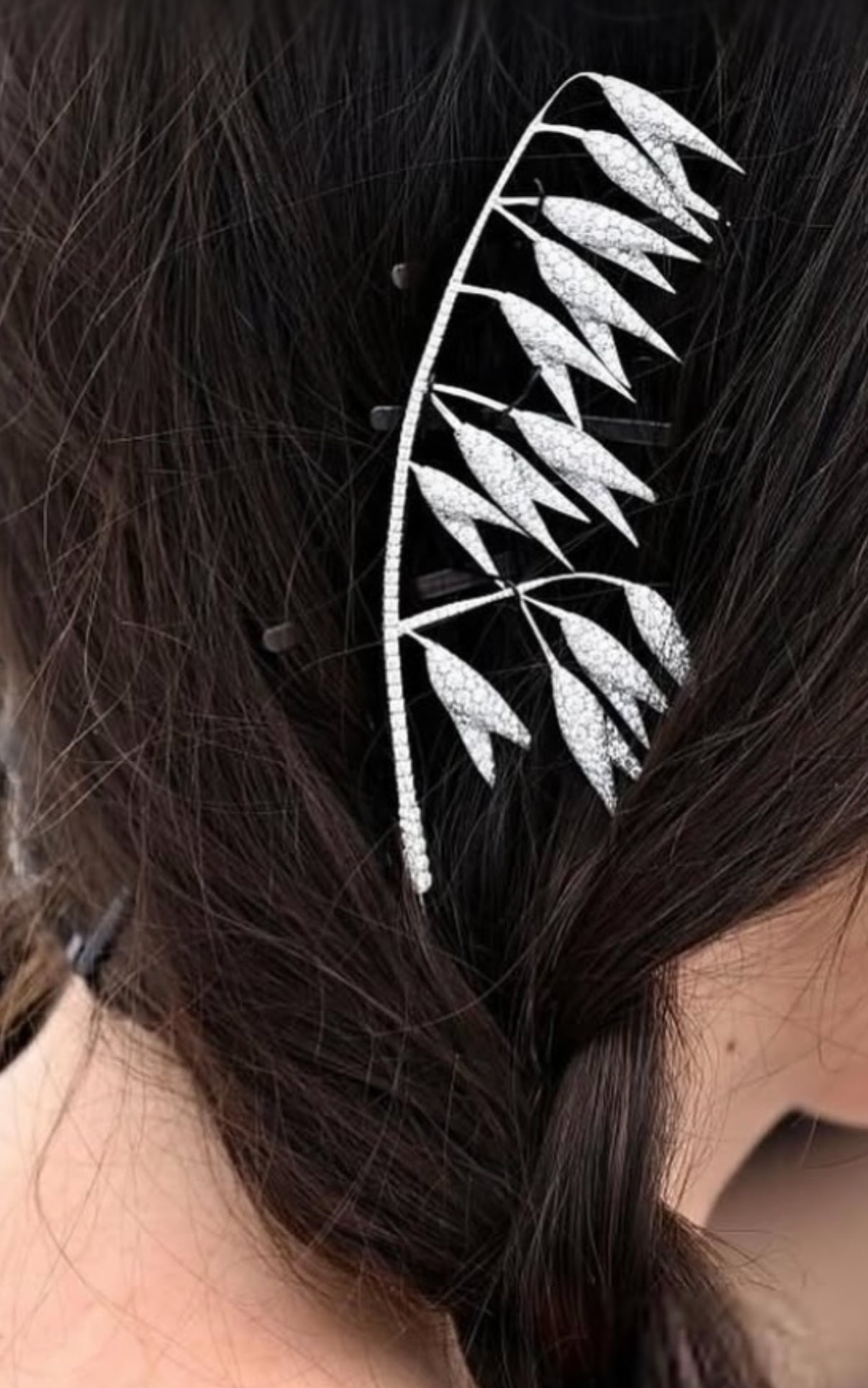 How Our Pins Secured Dakota Johnson's Diamond Headpiece at Cannes Film Festival